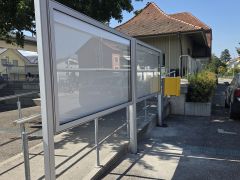 Schaukasten am Bahnhof