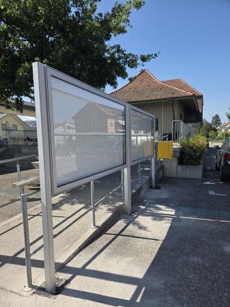 Schaukasten am Bahnhof